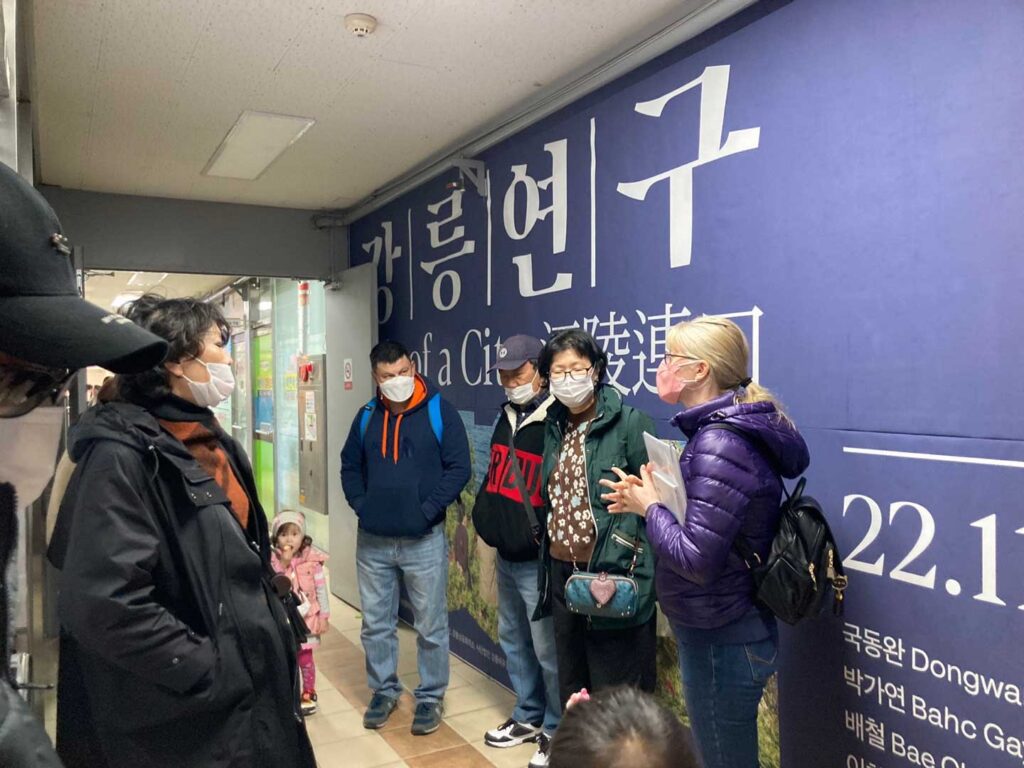 외국어 도슨트 현장